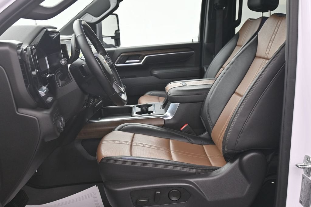 2025 Chevrolet Silverado 3500 HD High Country
