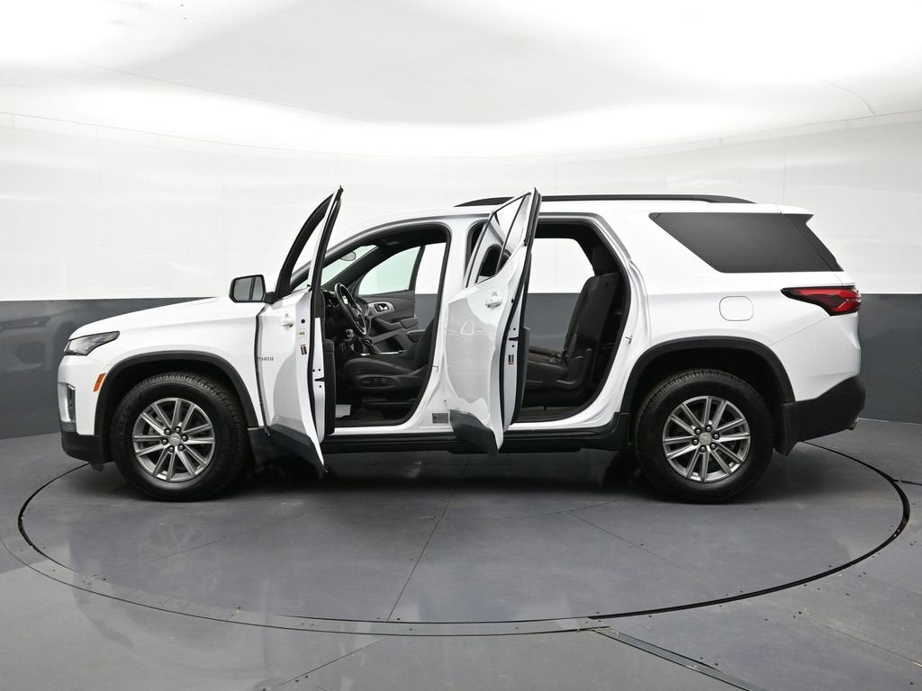 2022 Chevrolet Traverse LT Cloth