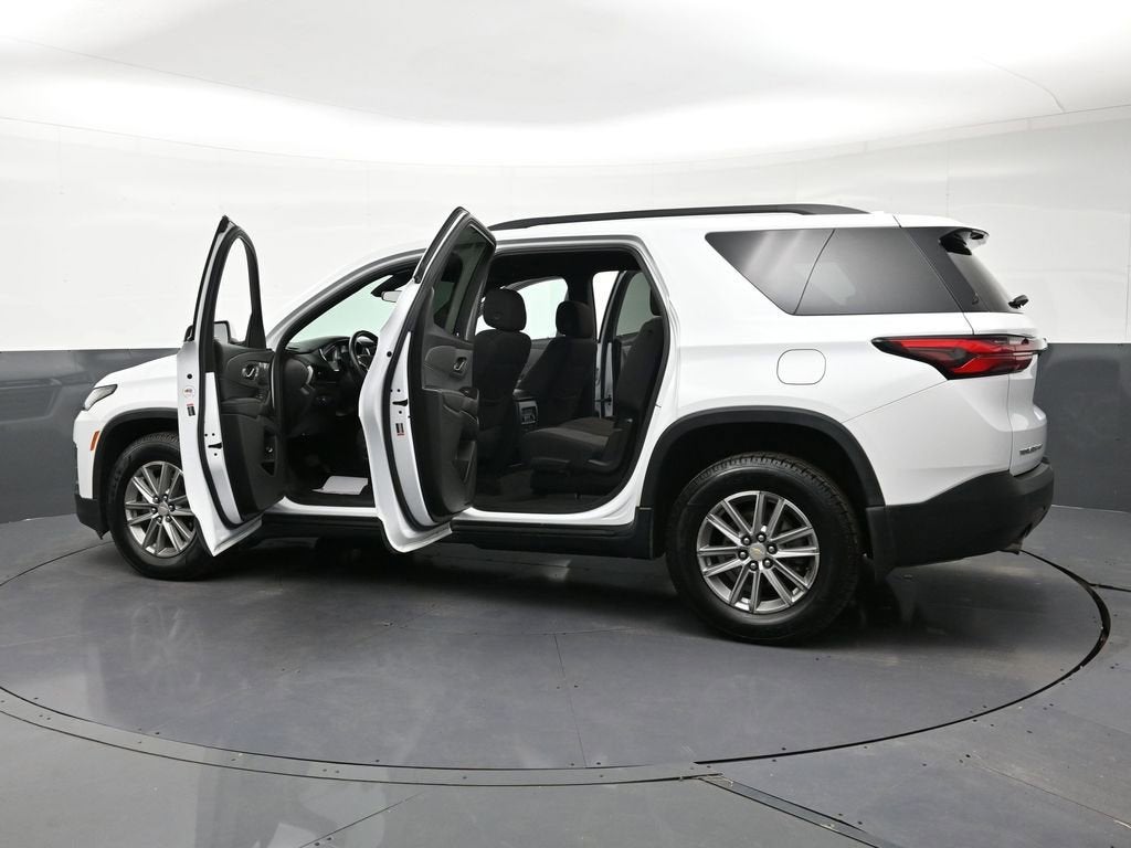 2022 Chevrolet Traverse LT Cloth
