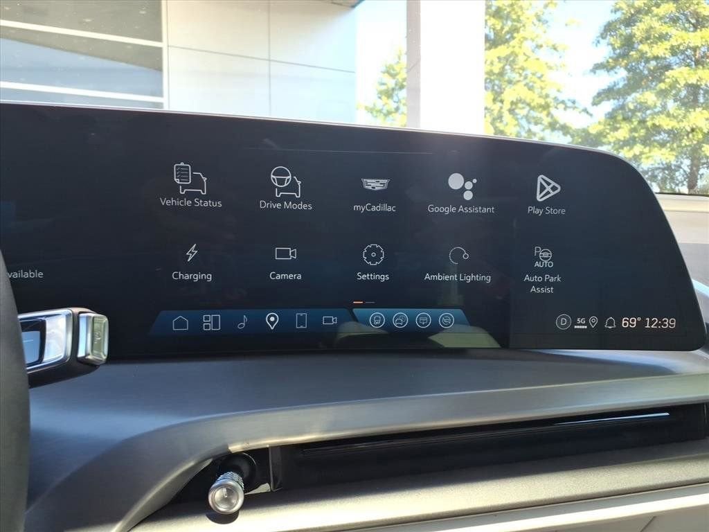 2026 Cadillac VISTIQ Luxury