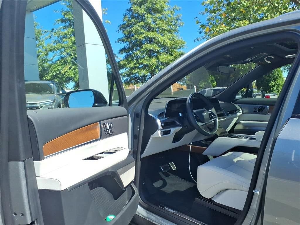 2026 Cadillac VISTIQ Luxury