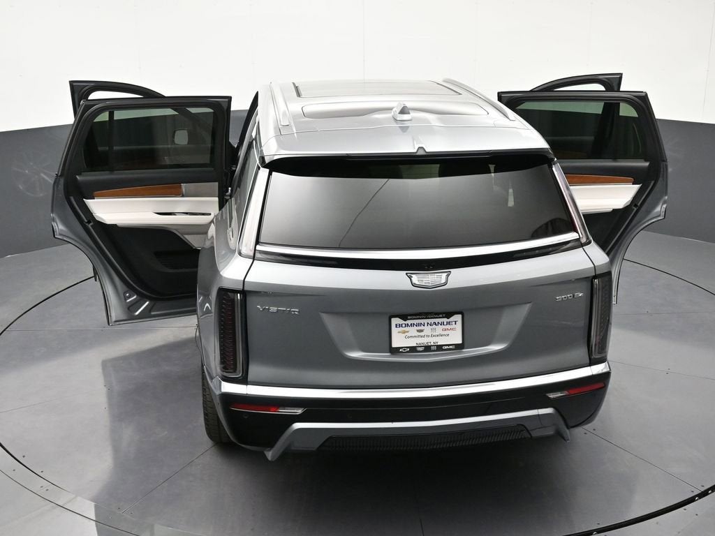 2026 Cadillac VISTIQ Luxury