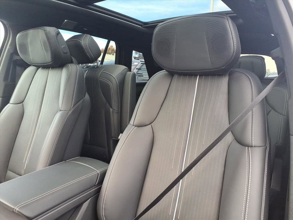 2026 Cadillac VISTIQ Sport