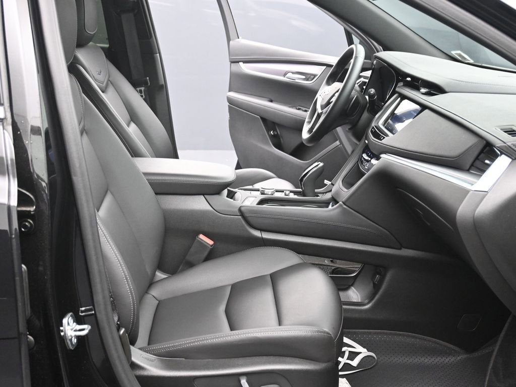 2025 Cadillac XT5 Luxury