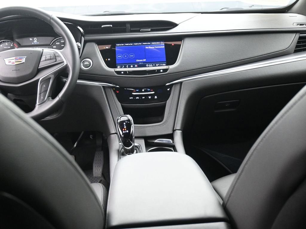 2025 Cadillac XT5 Luxury