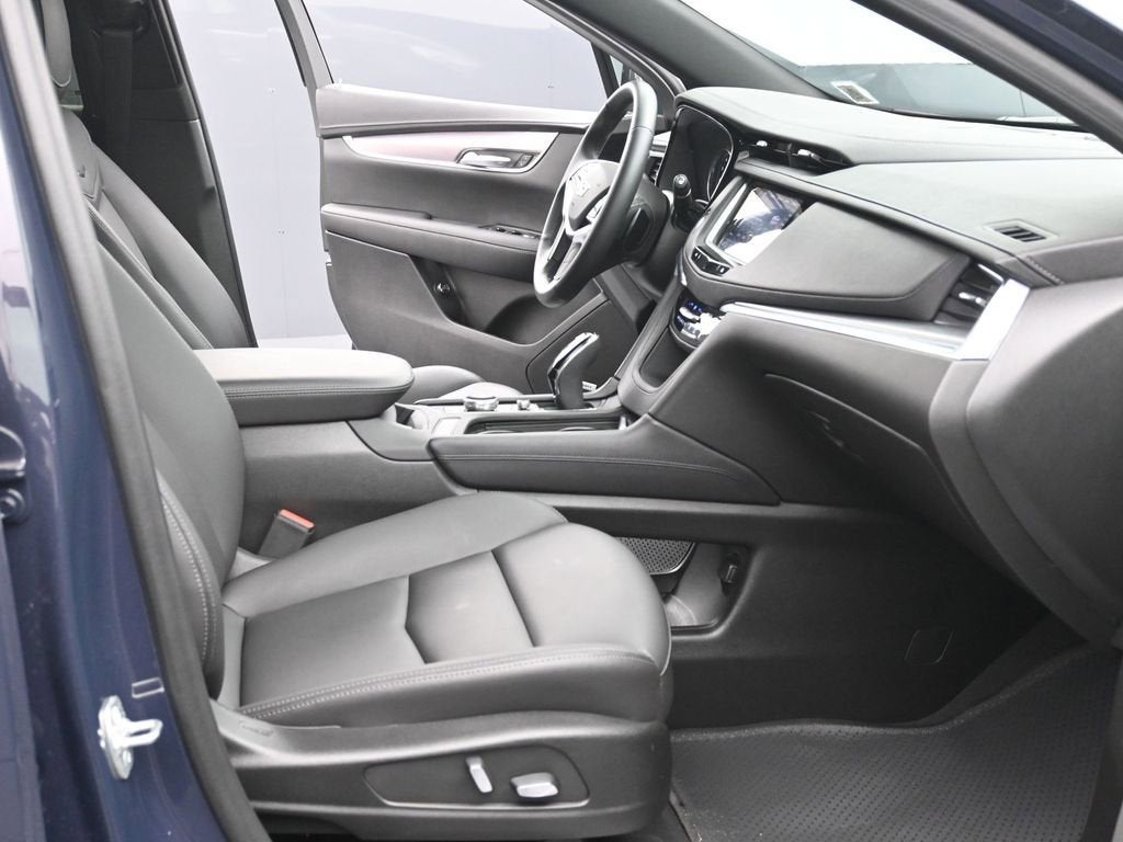 2025 Cadillac XT5 Luxury