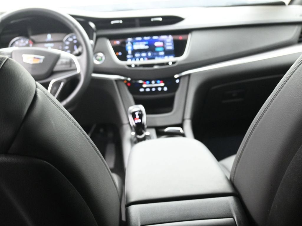 2025 Cadillac XT5 Luxury