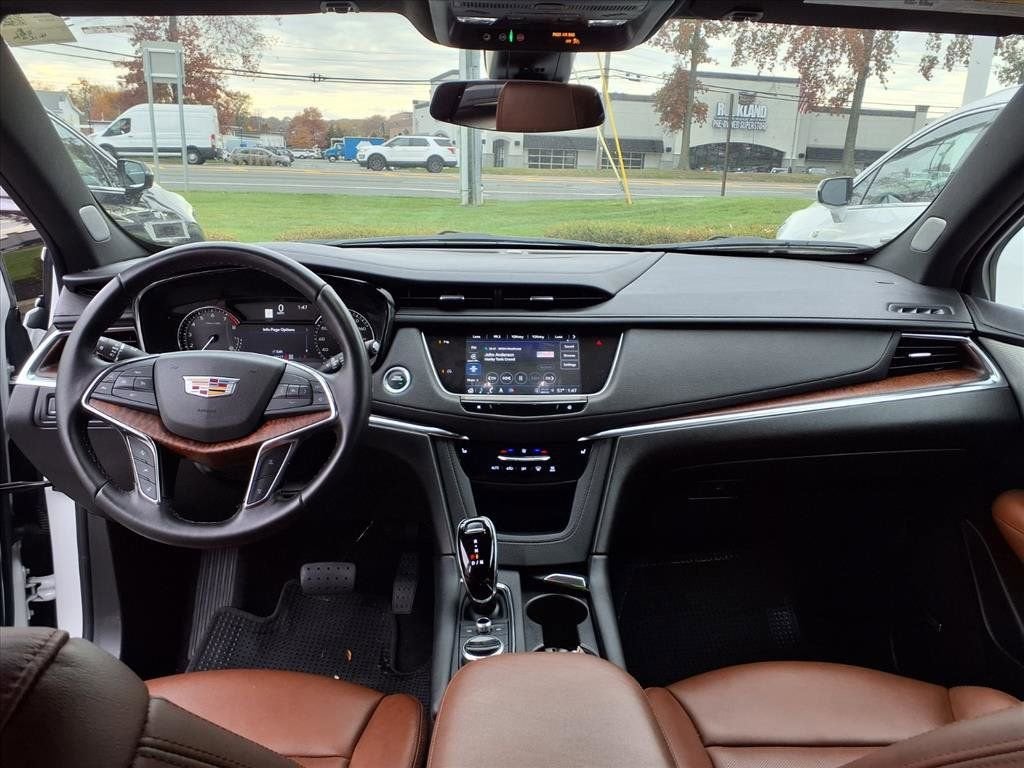 2022 Cadillac XT5 Premium Luxury