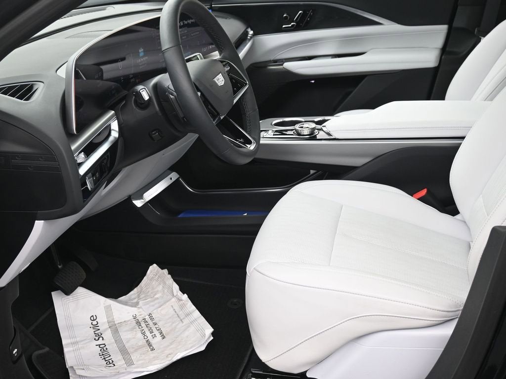 2025 Cadillac LYRIQ Luxury 1