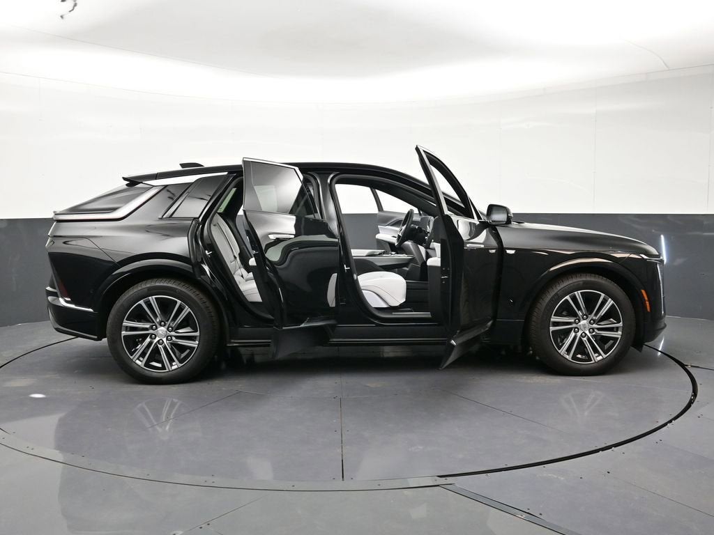 2025 Cadillac LYRIQ Luxury 1