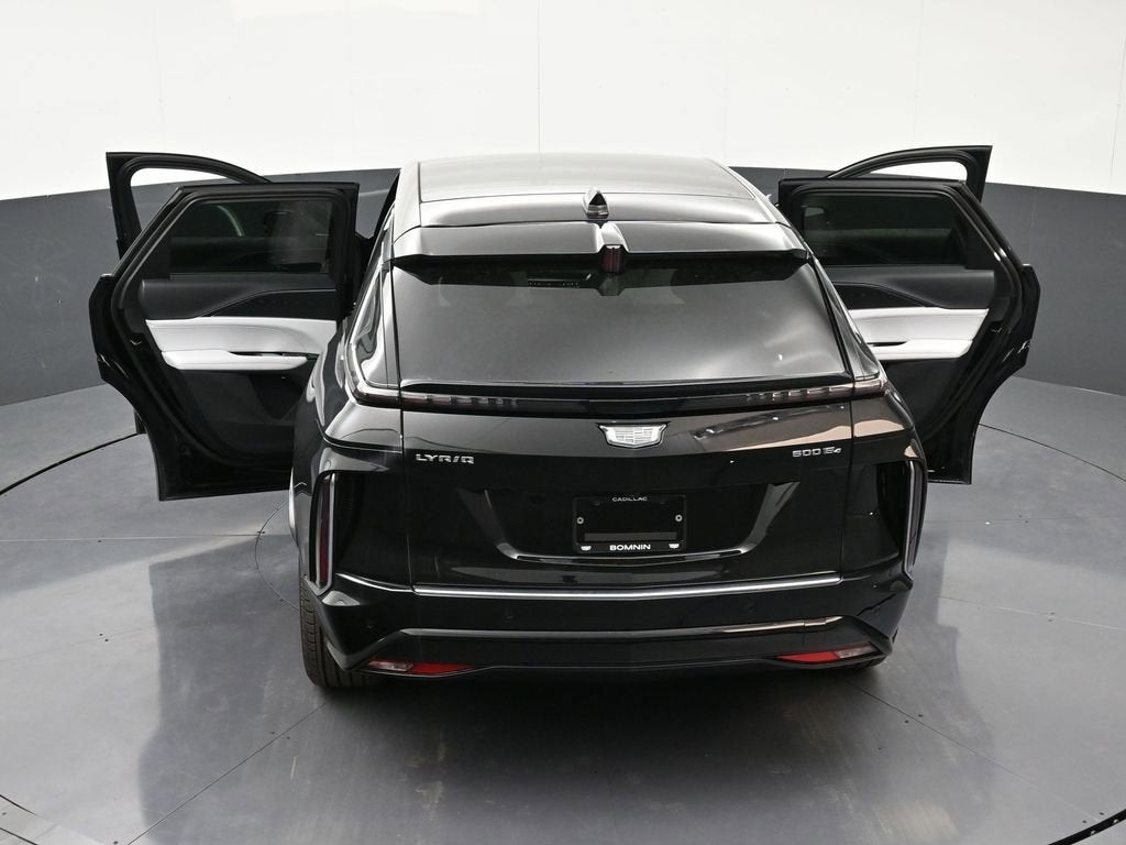 2025 Cadillac LYRIQ Luxury 1