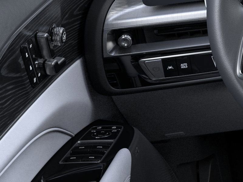 2025 Cadillac LYRIQ Luxury 2