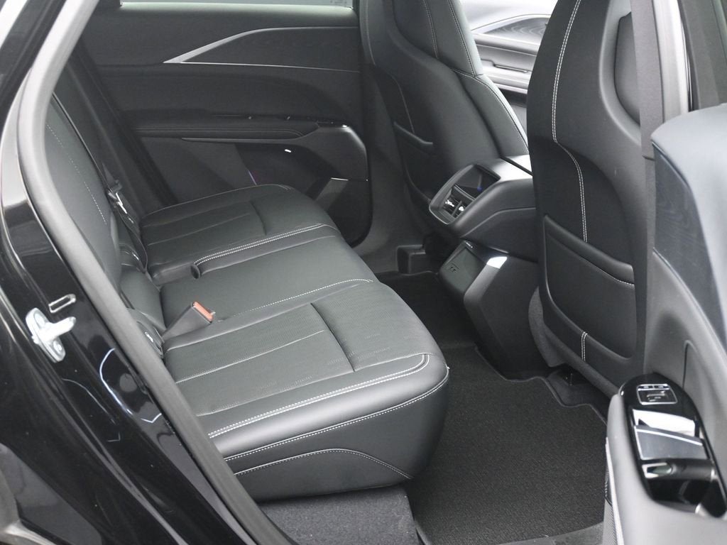 2025 Cadillac LYRIQ Sport 1