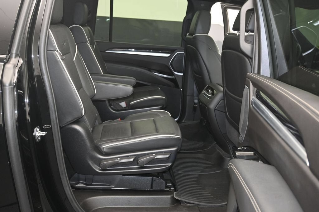 2025 Cadillac Escalade ESV Sport