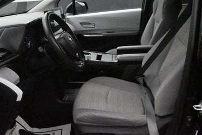 2025 Toyota Sienna LE