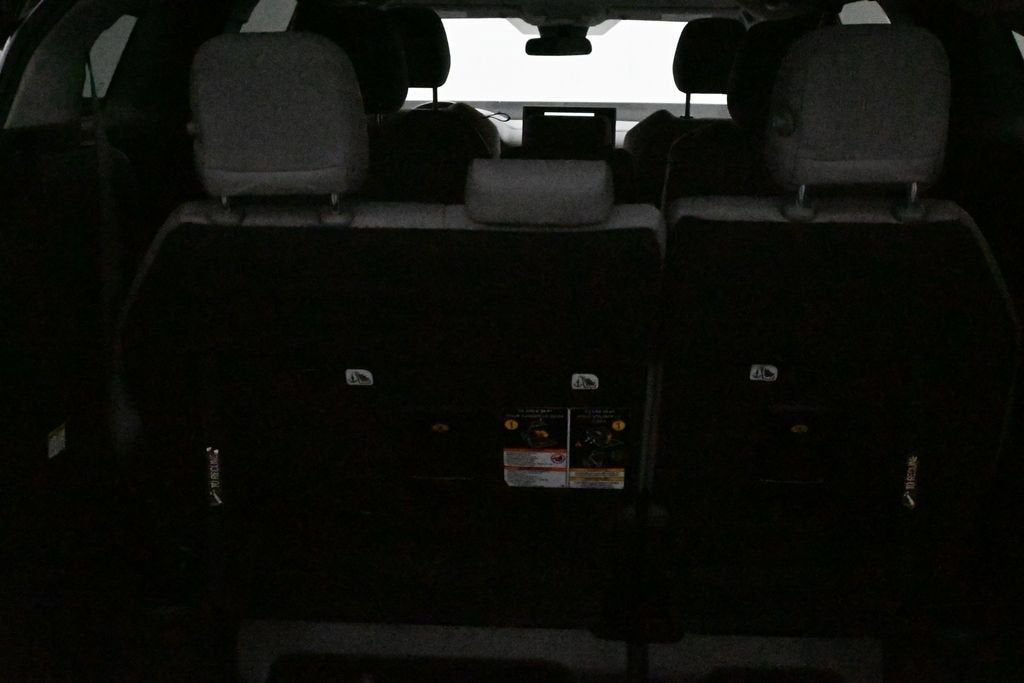 2025 Toyota Sienna LE