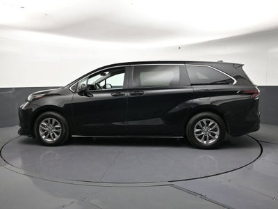 2025 Toyota Sienna LE