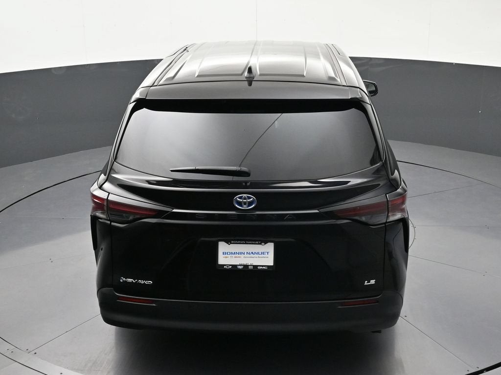 2025 Toyota Sienna LE