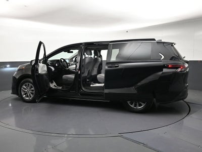 2025 Toyota Sienna LE