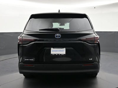 2025 Toyota Sienna LE
