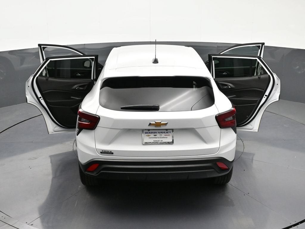 2025 Chevrolet Trax LS
